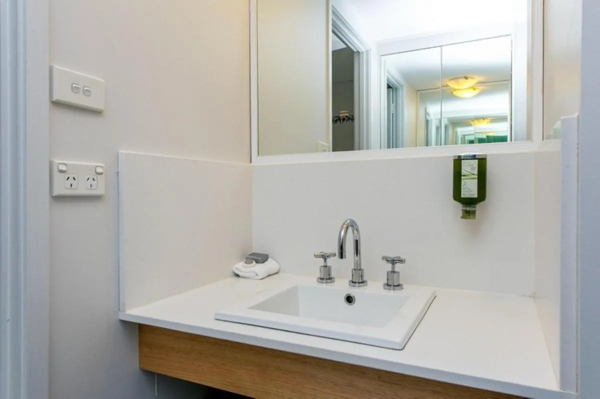 Image 2 of Alpha Hotel Canberra