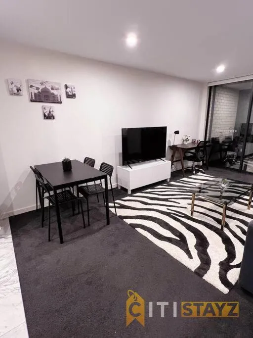 Image of Black & White Delight – 2bd 2bth Apt – Braddon