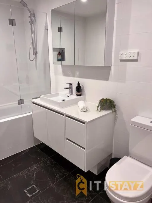 Image 6 of Black & White Delight – 2bd 2bth Apt – Braddon