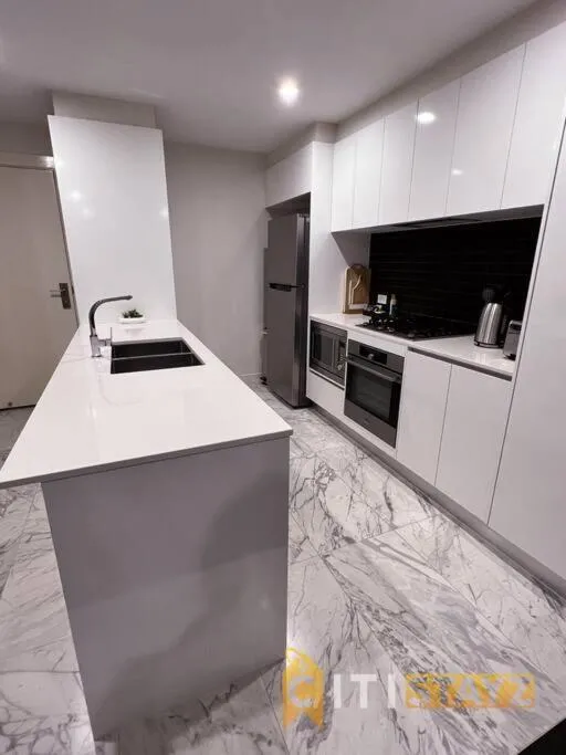 Image 3 of Black & White Delight – 2bd 2bth Apt – Braddon
