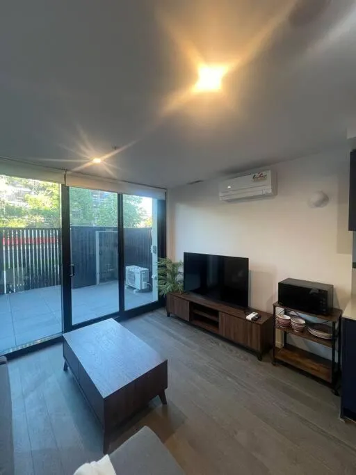 Image 3 of CBD – Pool – Sleeps 4 – Parking
