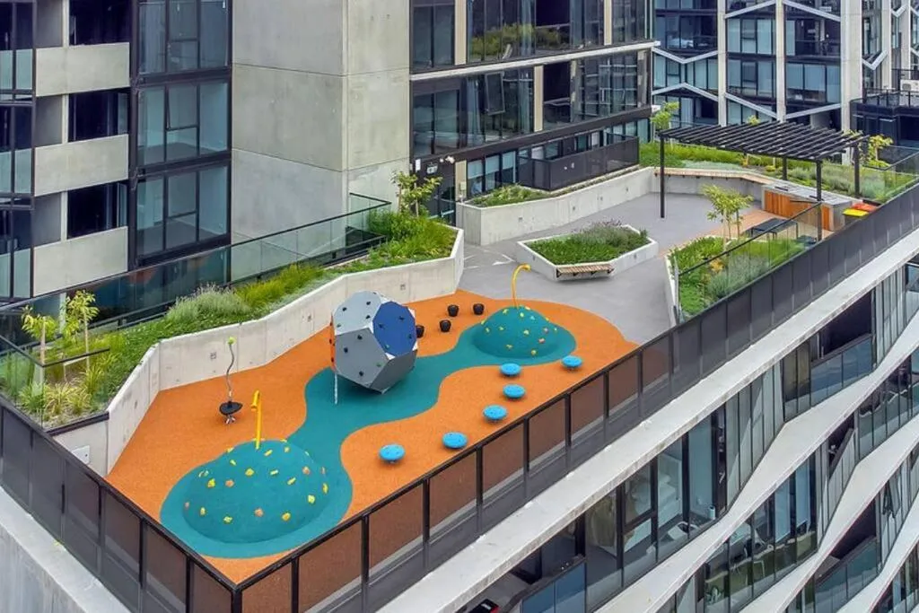 Image 2 of CBD – Pool – Sleeps 4 – Parking