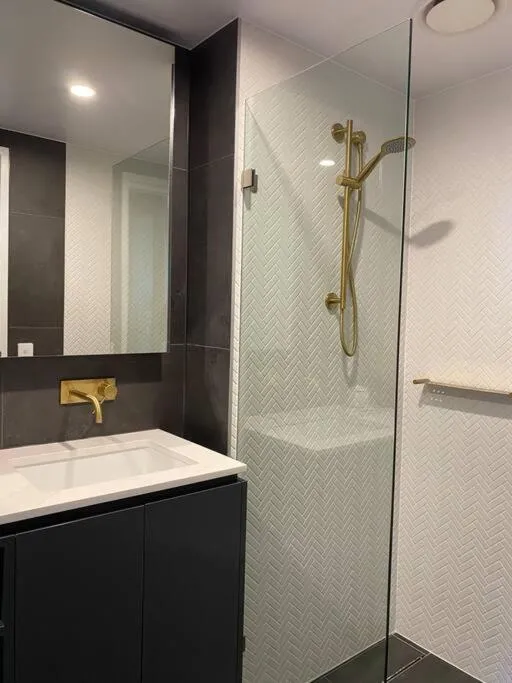 Image 6 of Central Canberra City apartment with study and full amenities including parking