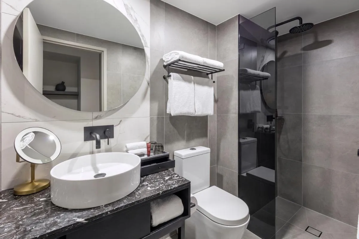 Image 2 of Deco Hotel Canberra