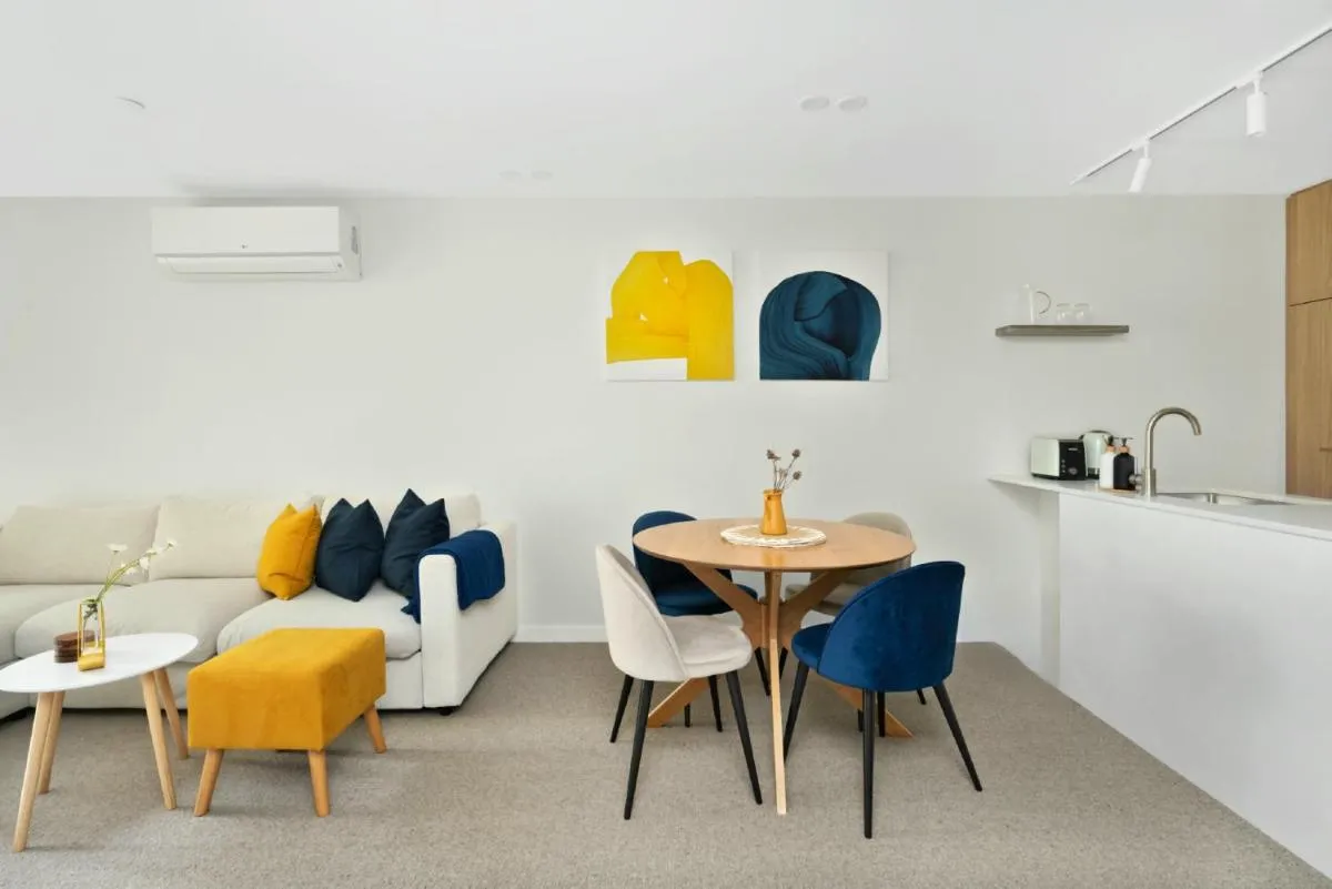 Image 3 of Kashmir, Modern and luxury 2BR 2BA, Fast WiFi & Netflix, Free Parking, Central Location, near CBD