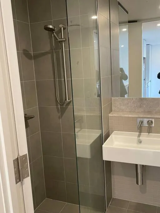 Image 5 of Lovely CBD two bedroom apartment free parking