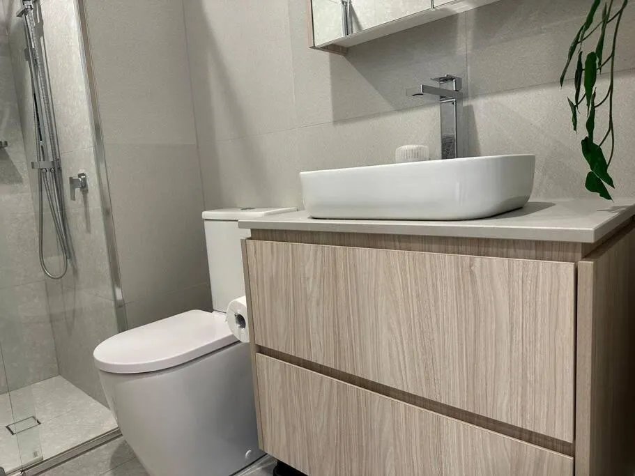 Image 3 of Lovely City 1BR Apt Free Parking & Facing Mall