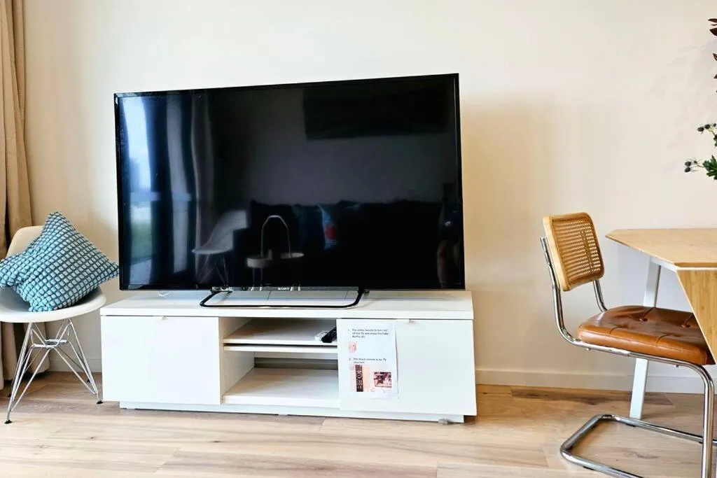 Image 5 of Lovely City 1BR Apt Free Parking & Facing Mall