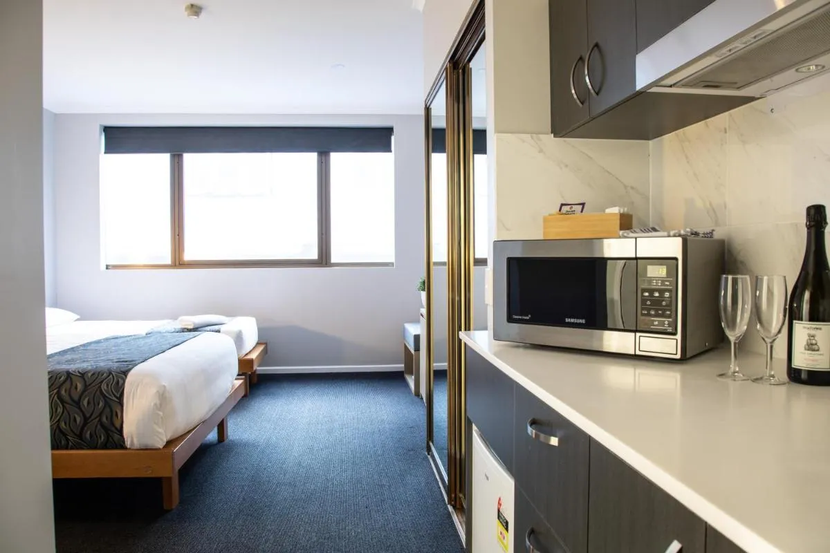 Image 3 of Madison Capital Executive Apartments