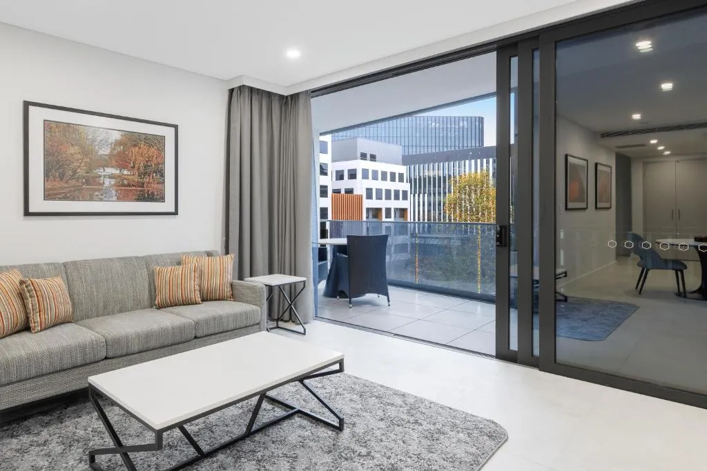 Image 5 of Meriton Suites Canberra