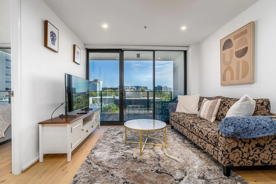 Image of North-Facing APT 3 min to Canberra Times Fountain