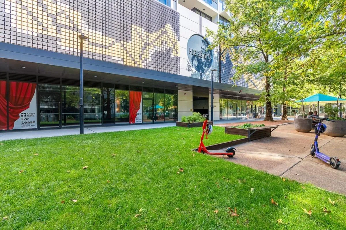 Image 6 of North-Facing APT 3 min to Canberra Times Fountain