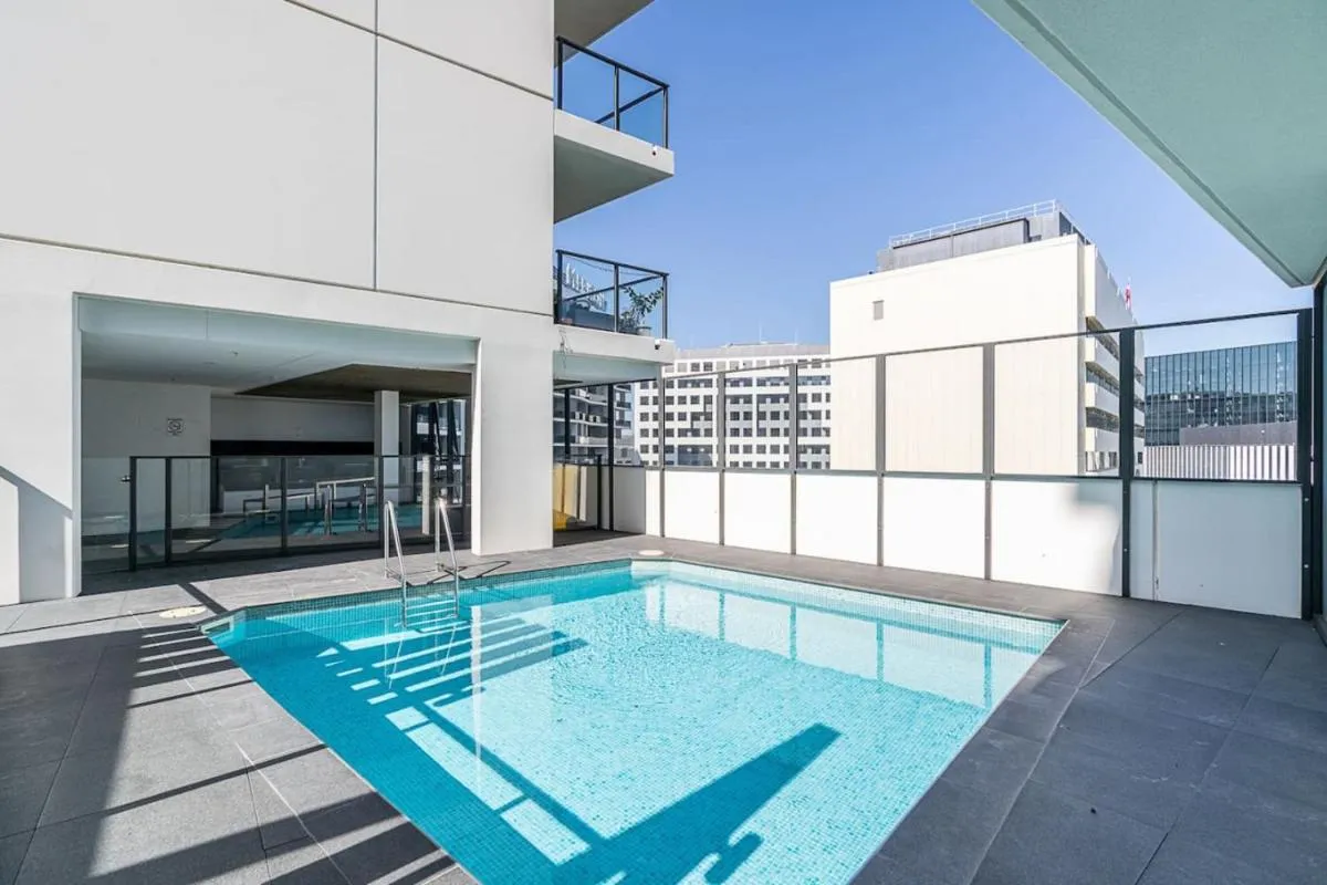 Image 3 of North-Facing APT 3 min to Canberra Times Fountain
