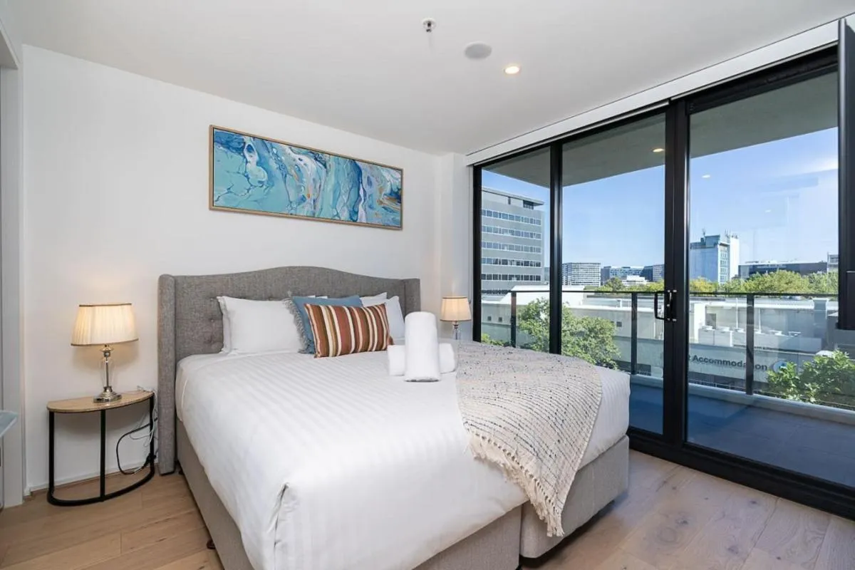 Image 1 of North-Facing APT 3 min to Canberra Times Fountain