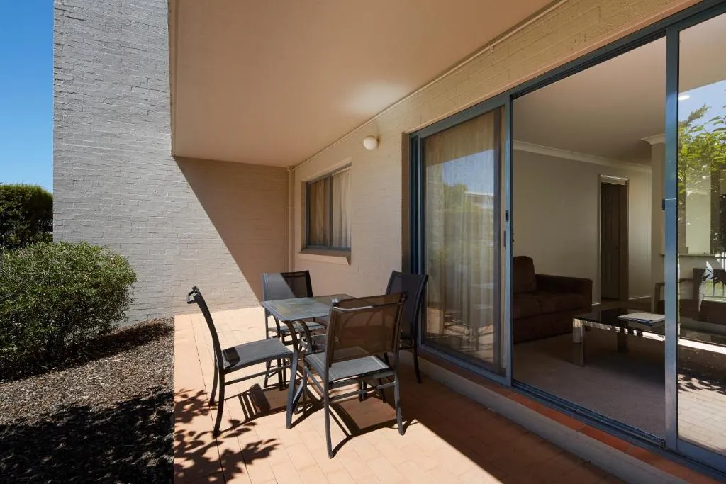 Image 4 of Pinnacle Apartments