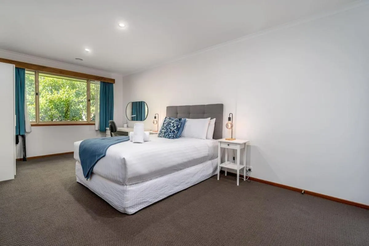 Image 6 of Spacious 2BR Home in Tranquil Leafy Neighborhood