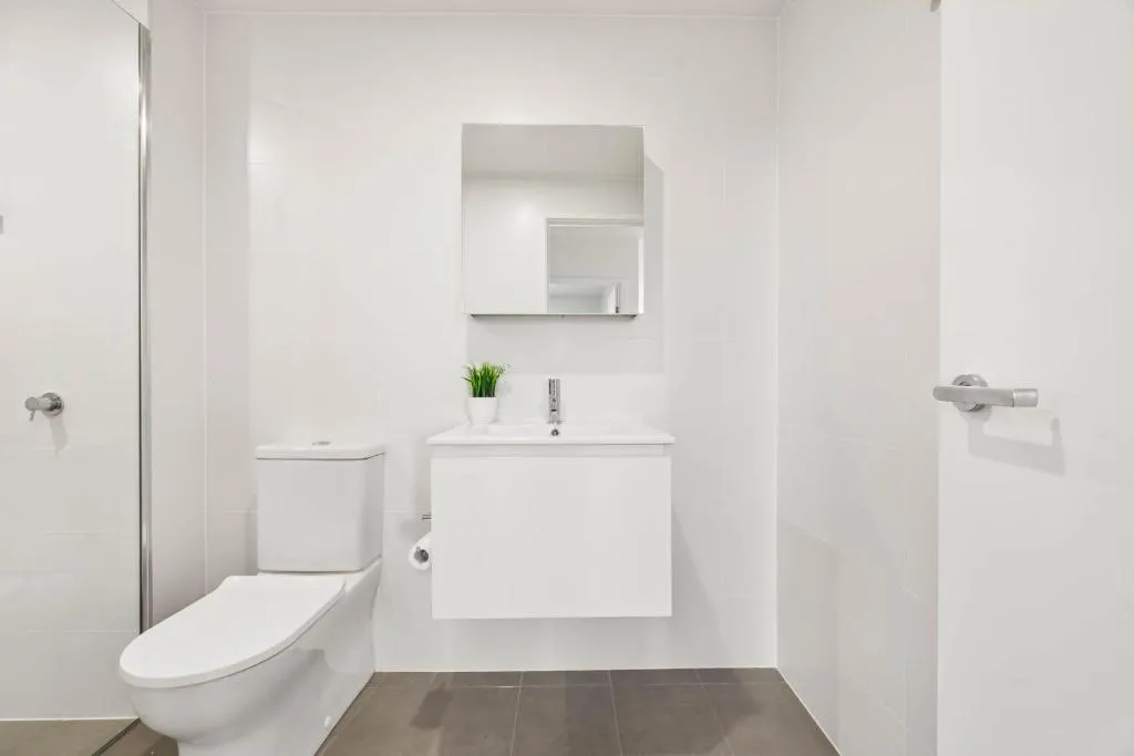 Image 4 of Spacious & Open 2 bd 2bth Unit in Canberra City