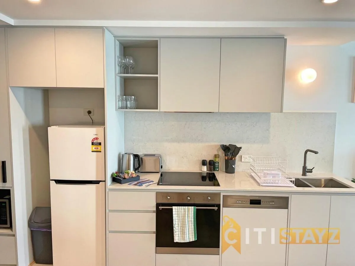 Image 2 of Splendid 2bd 1bth 1csp Apt – Superb CBD Location