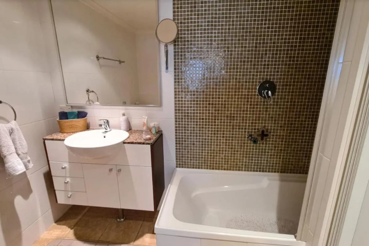 Image 6 of Stunning 2BR Apt in the Heart of Canberra City