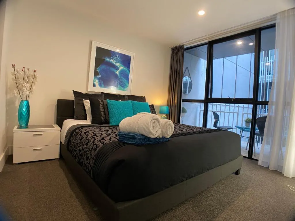 Image 4 of The Gallery Luxe 1 BR Executive Apartment in the heart of Braddon Wine Secure Parking WiFi