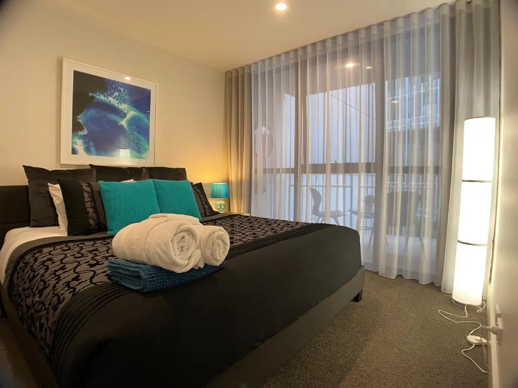 Image of The Gallery Luxe 1 BR Executive Apartment in the heart of Braddon Wine Secure Parking WiFi