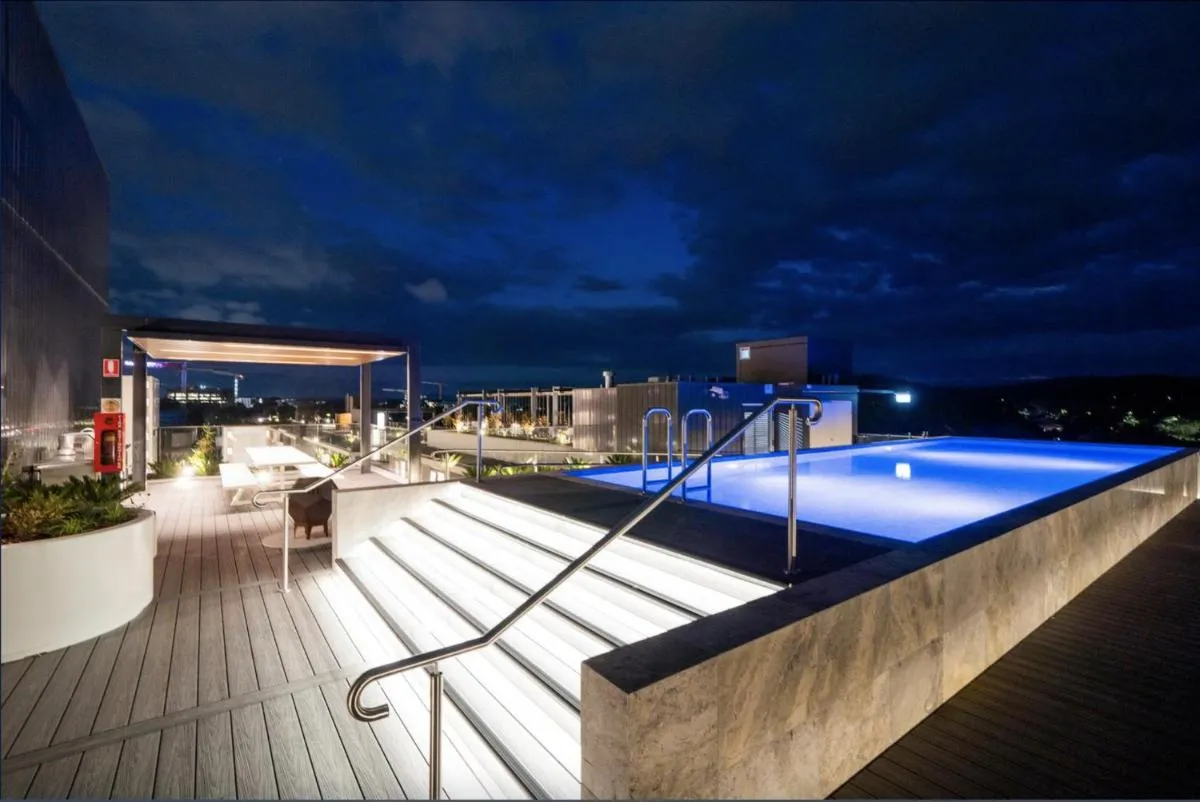 Image 3 of The Hamptons – Lux 2 Bed 2 Bath, Pool – Central Location