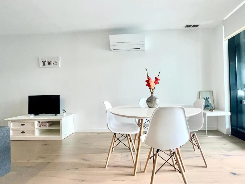 Image 2 of The Metropol 2BR Apt, In the heart of CBD 2b1b1c, Free parking, Wi-Fi