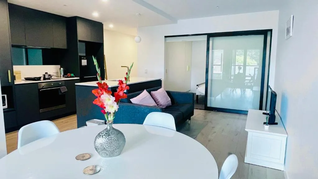 Image 3 of The Metropol 2BR Apt, In the heart of CBD 2b1b1c, Free parking, Wi-Fi