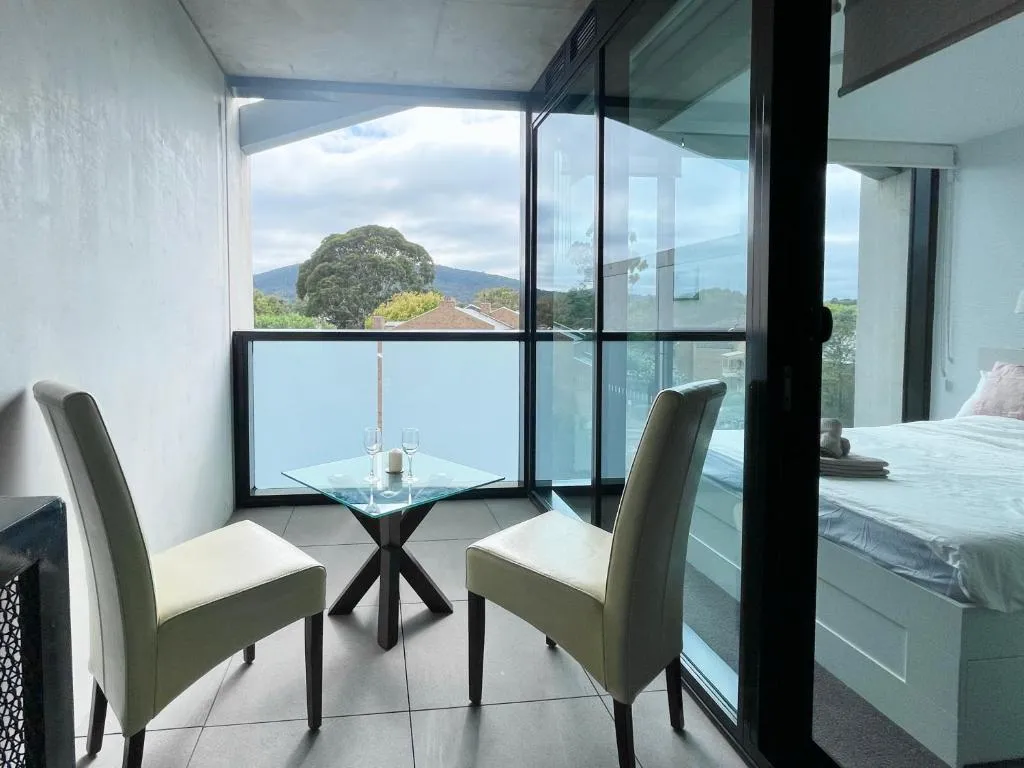 Image 5 of The Metropol 2BR Apt, In the heart of CBD 2b1b1c, Free parking, Wi-Fi