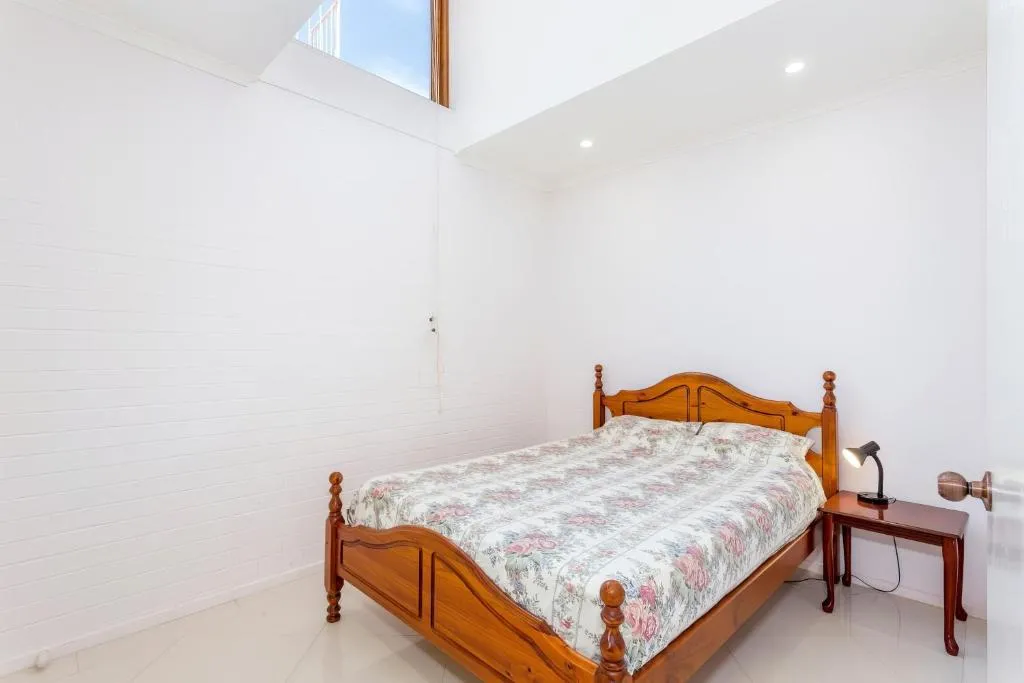 Image 4 of Tuggeranong Short Stay #06C – Sleeps 6