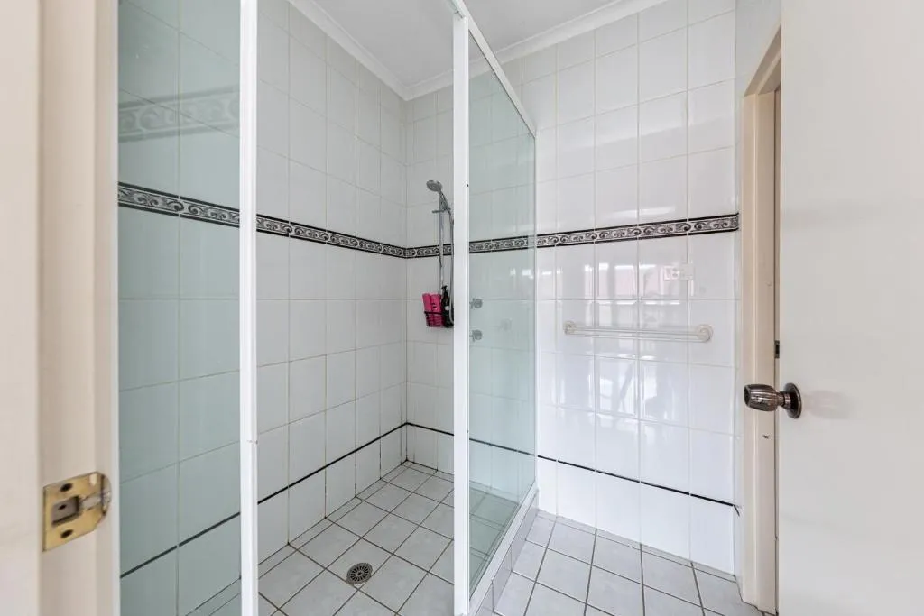 Image 3 of Tuggeranong Short Stay #10C – Sleeps 6