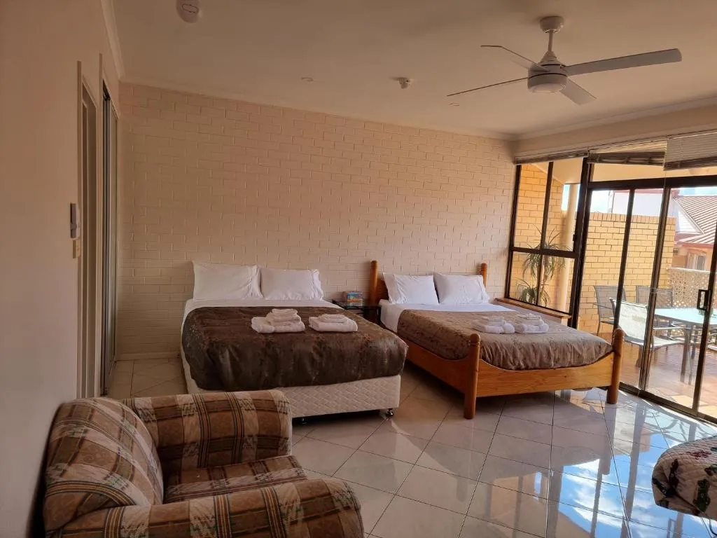 Image 1 of Tuggeranong Short Stay #10C – Sleeps 6