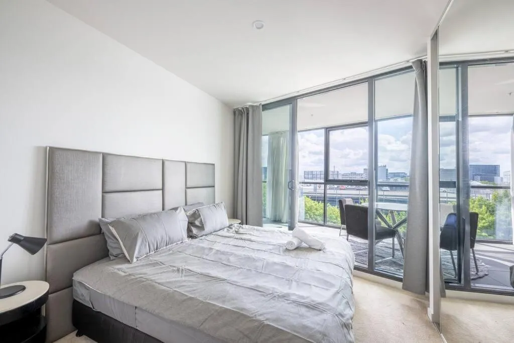 Image 3 of Two bedroom Apartment Next to Canberra Centre