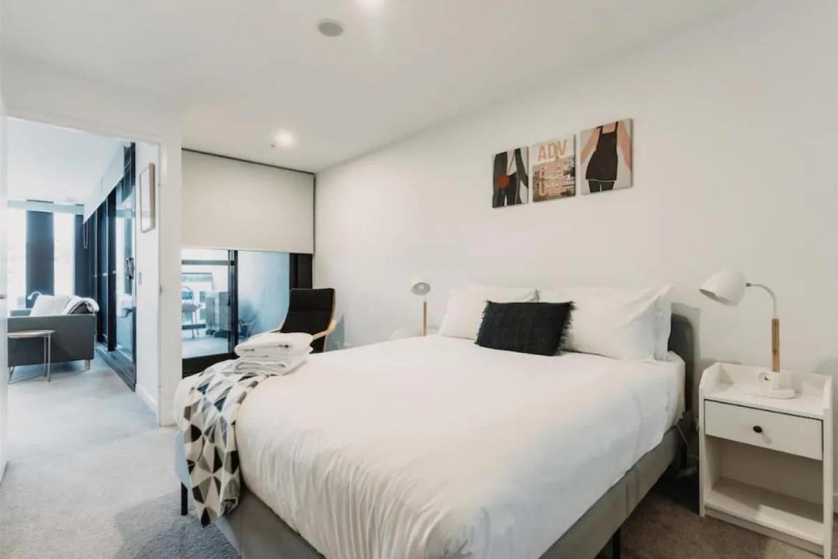 Image 1 of 1Br Braddon retreat with mountain views