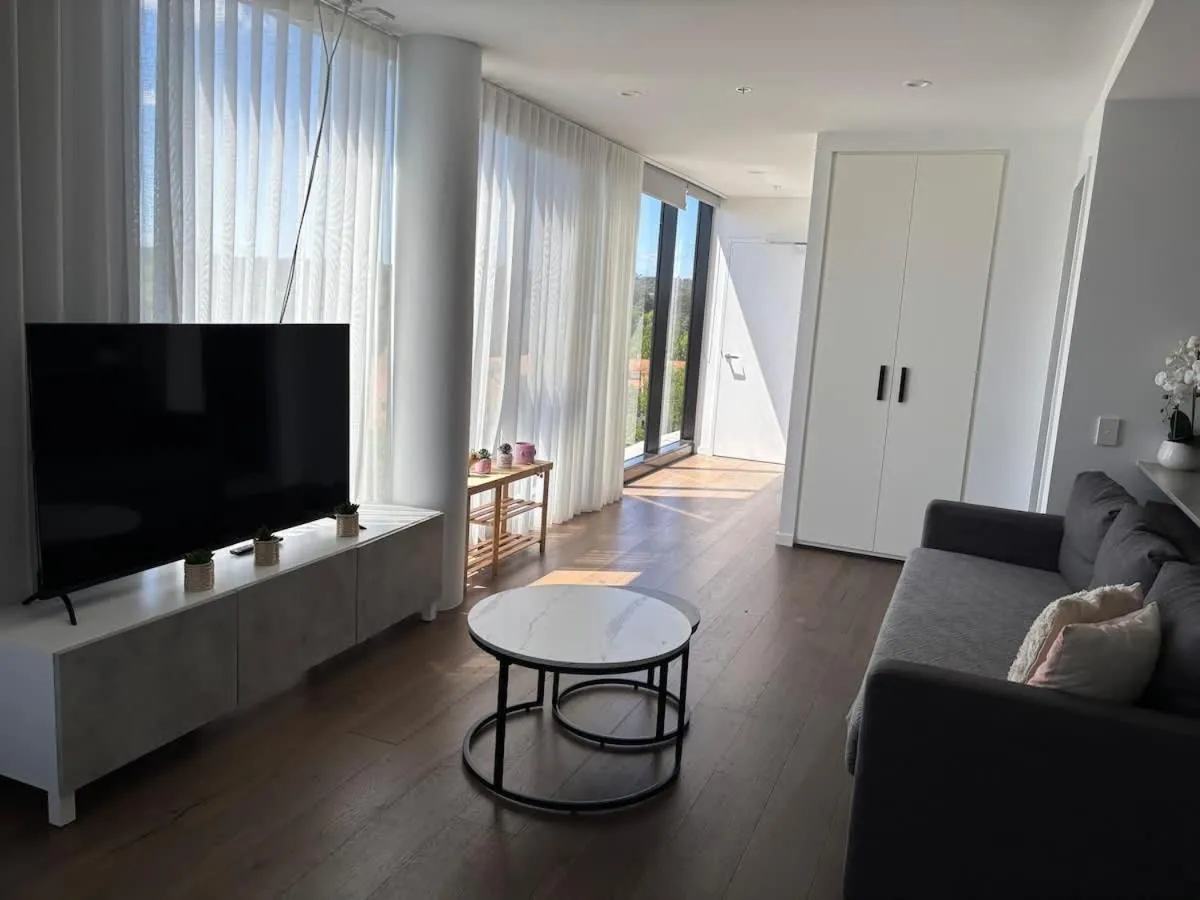 Image 4 of 2BR-2BR-2Cars -CBD-Pool-sleeps 6
