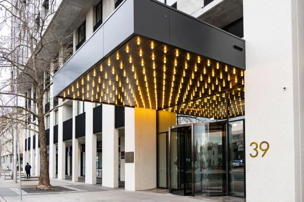 Image 3 of 2 BR family business friendly CBD ANU