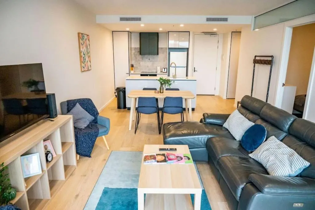 Image 4 of 2 BR family business friendly CBD ANU