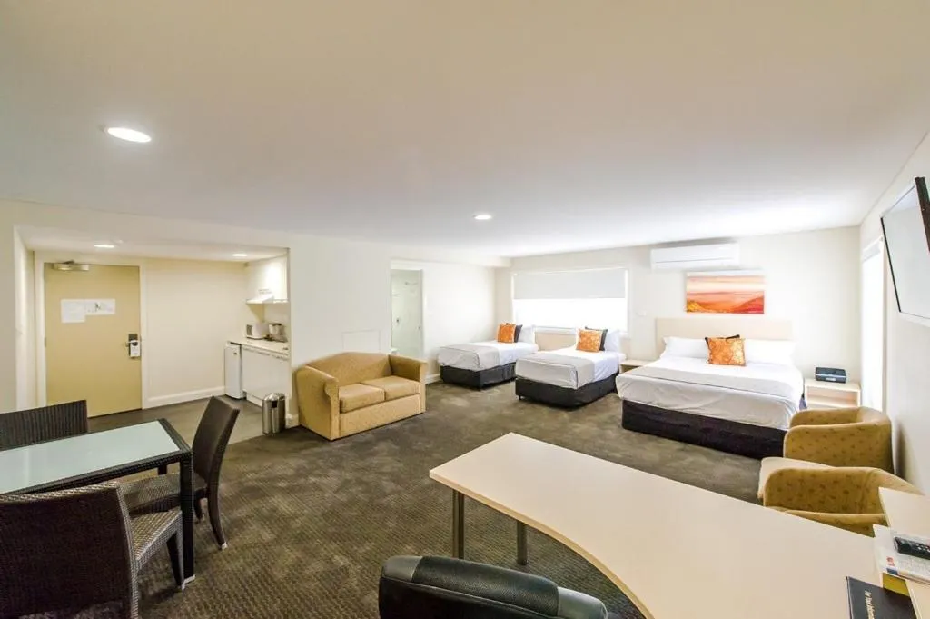 Image 1 of Belconnen Way Hotel & Serviced Apartments