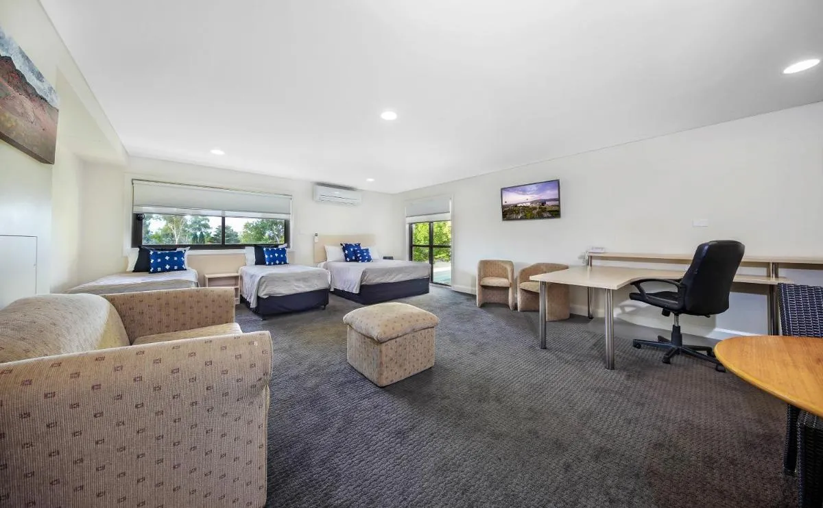 Image 4 of Belconnen Way Hotel & Serviced Apartments