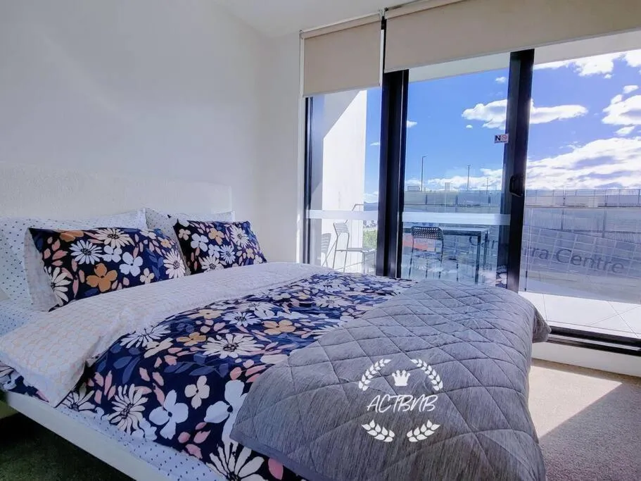 Image 1 of CBD High level City View 1BR Apt Free parking