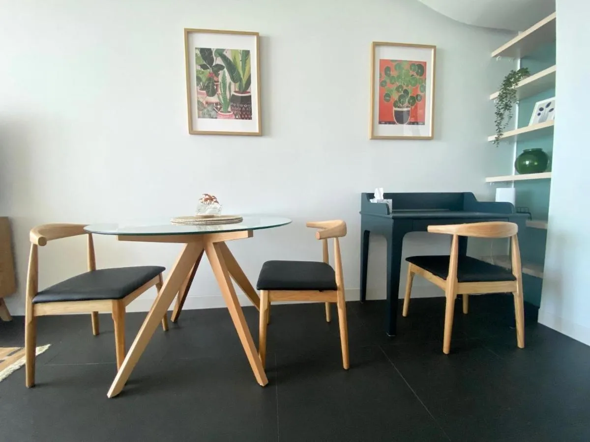 Image 2 of Central Lakeview Apartment near ANU – free parking