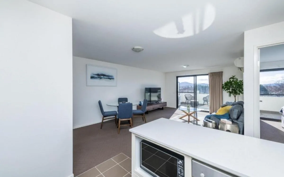 Image 3 of Century 23 Griffith