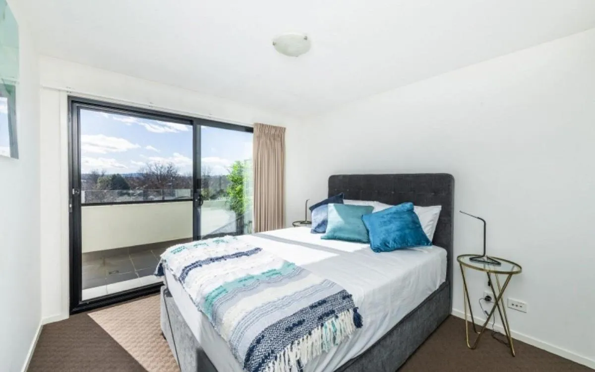 Image 6 of Century 23 Griffith
