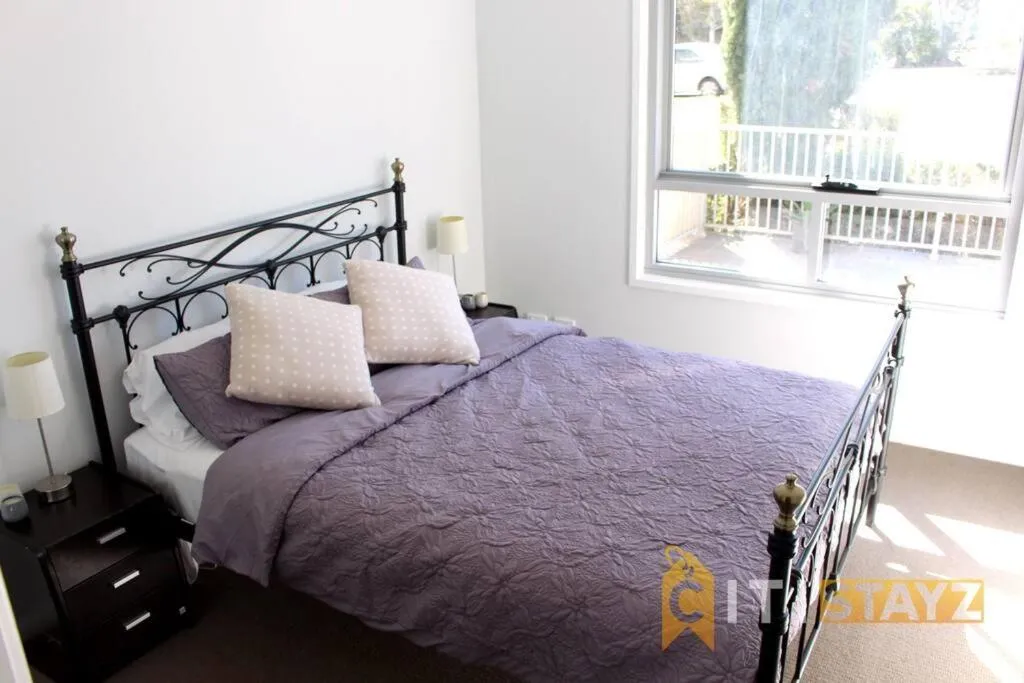 Image 1 of Comfortable & Spacious -2bd 2bth – Braddon