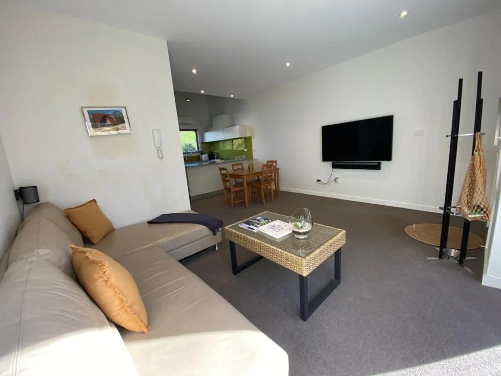 Image of Cosy Work From Home Townhouse 10 Mins From City – Hosted by CanStay