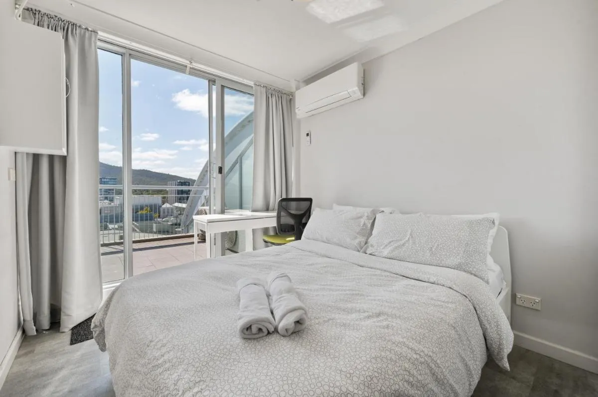 Image 1 of Dana-Private Room in a shared duplex Apartment -3