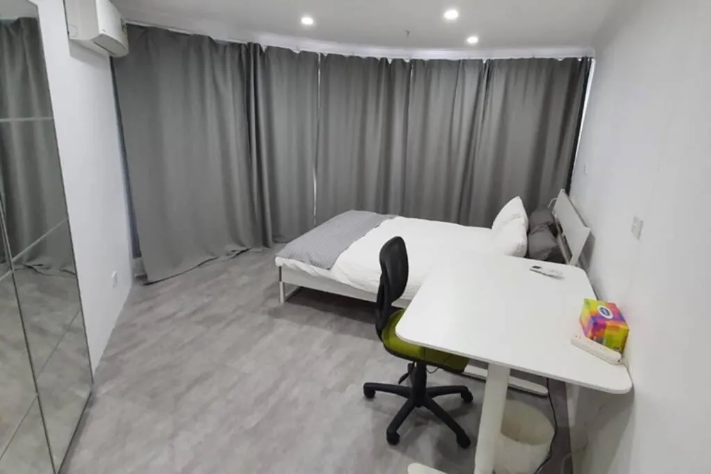 Image 5 of Dana-Spacious Private Room in Shared 2-Bedroom Apartment-1