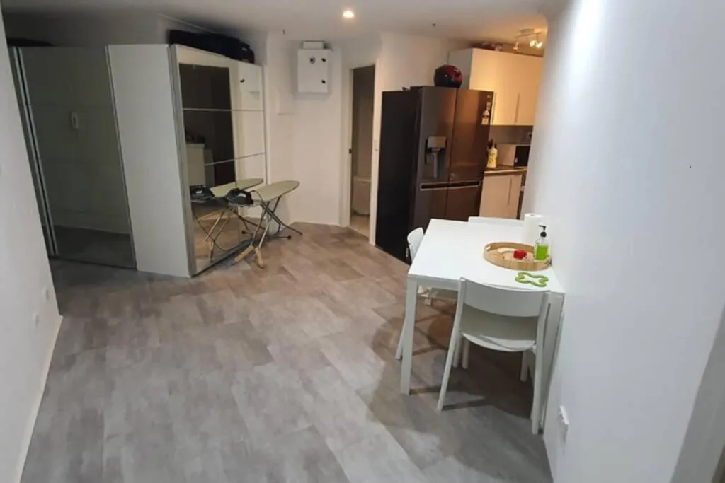 Image 3 of Dana-Spacious Private Room in Shared 2-Bedroom Apartment-1