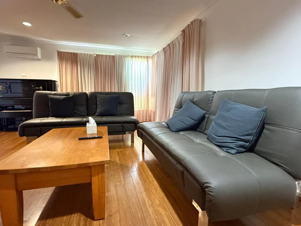 Image 5 of Hawker 4BR House