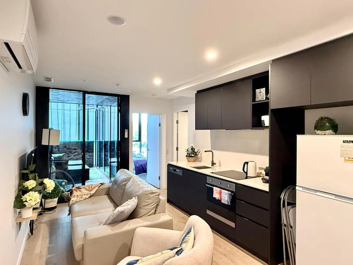 Image 4 of Heart of CBD Stylish 2BR Apt-Quiet-pool-view-BBQ